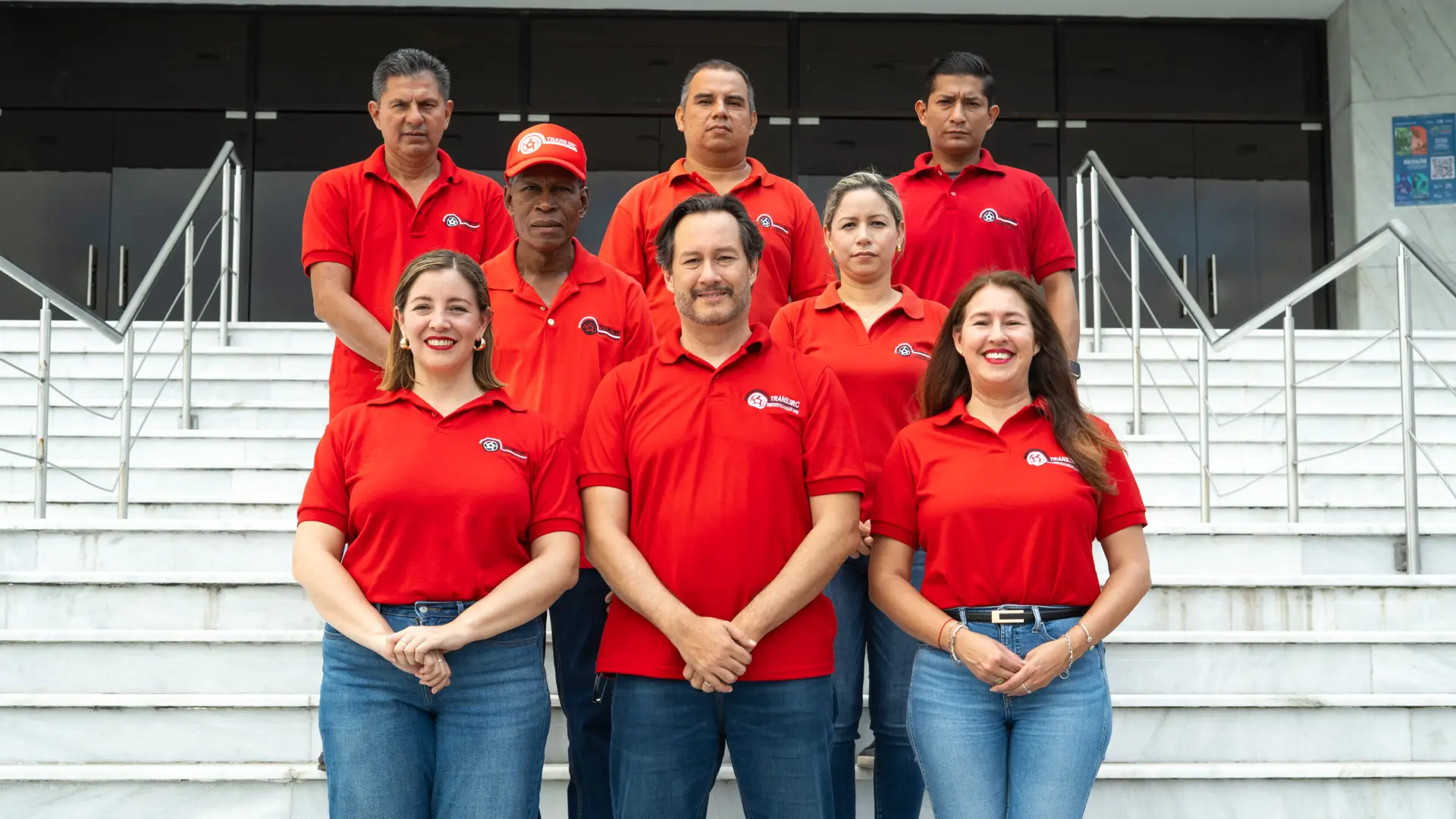 Equipo TransERC listo para ayudarte en tu transporte